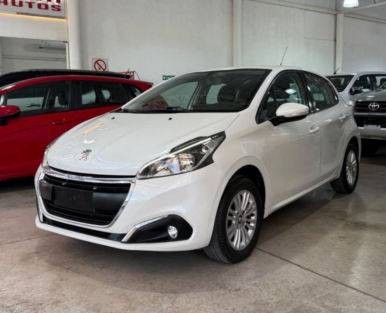 Peugeot 208 Usado Financiado en Mendoza, deRuedas