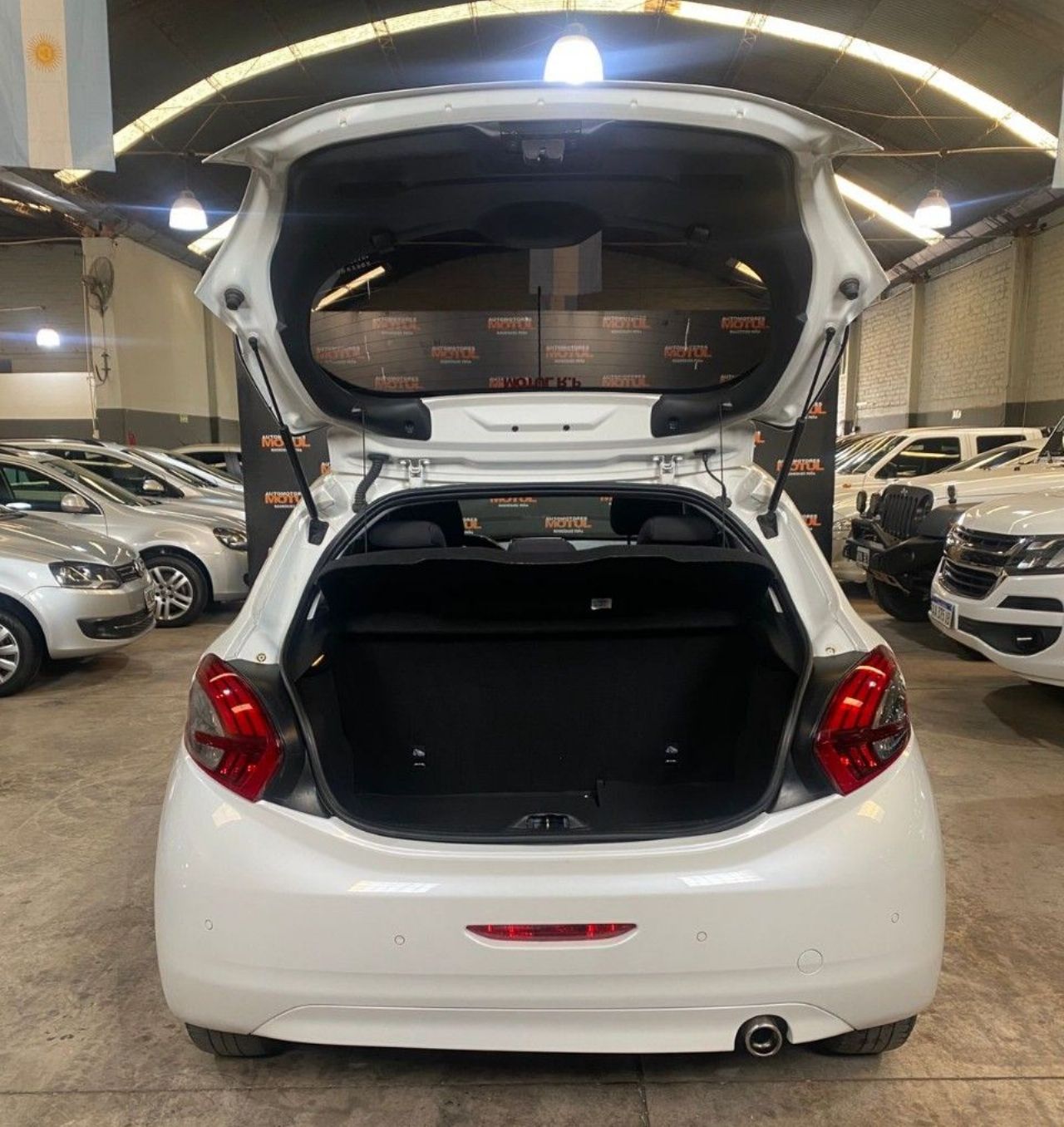 Peugeot 208 Usado en Mendoza, deRuedas
