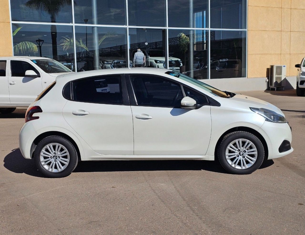 Peugeot 208 Usado Financiado en Mendoza, deRuedas
