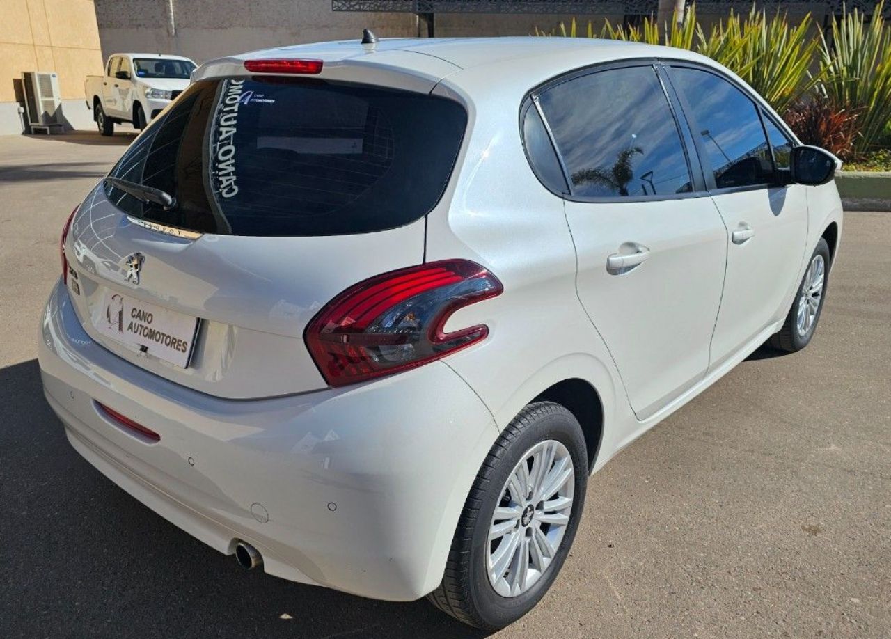 Peugeot 208 Usado Financiado en Mendoza, deRuedas