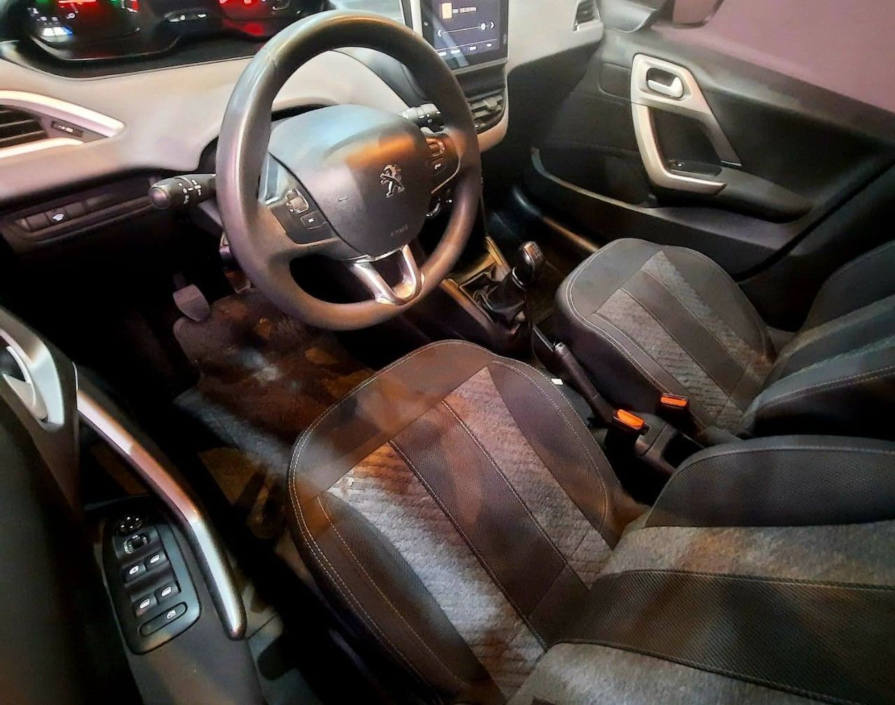 Peugeot 208 Usado Financiado en Córdoba, deRuedas