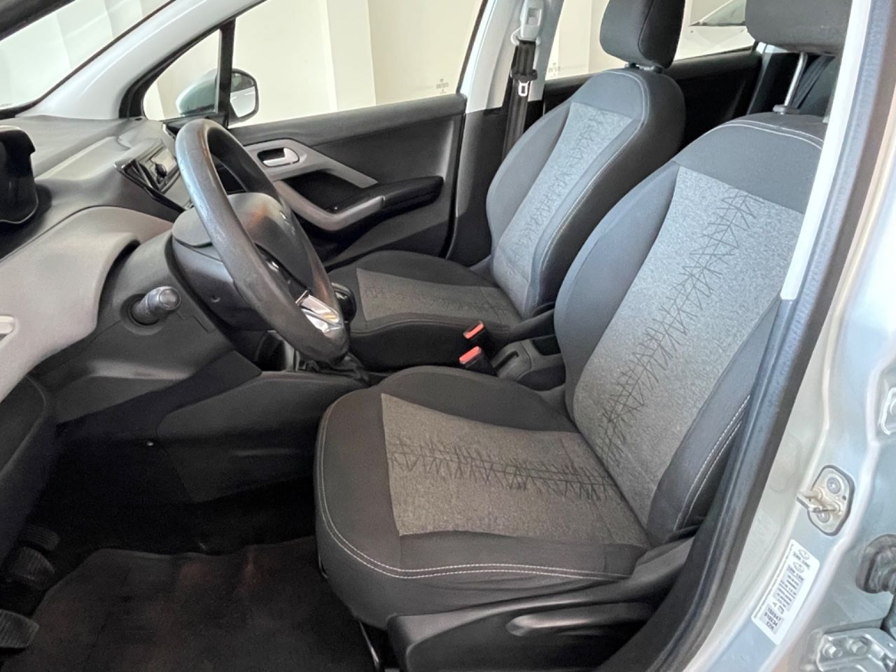 Peugeot 208 Usado Financiado en Mendoza, deRuedas