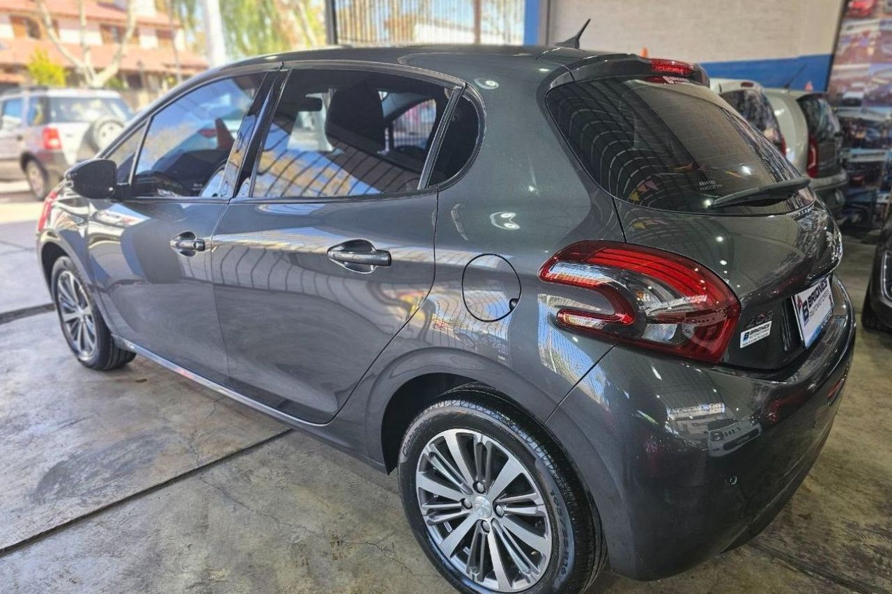 Peugeot 208 Usado en Mendoza, deRuedas