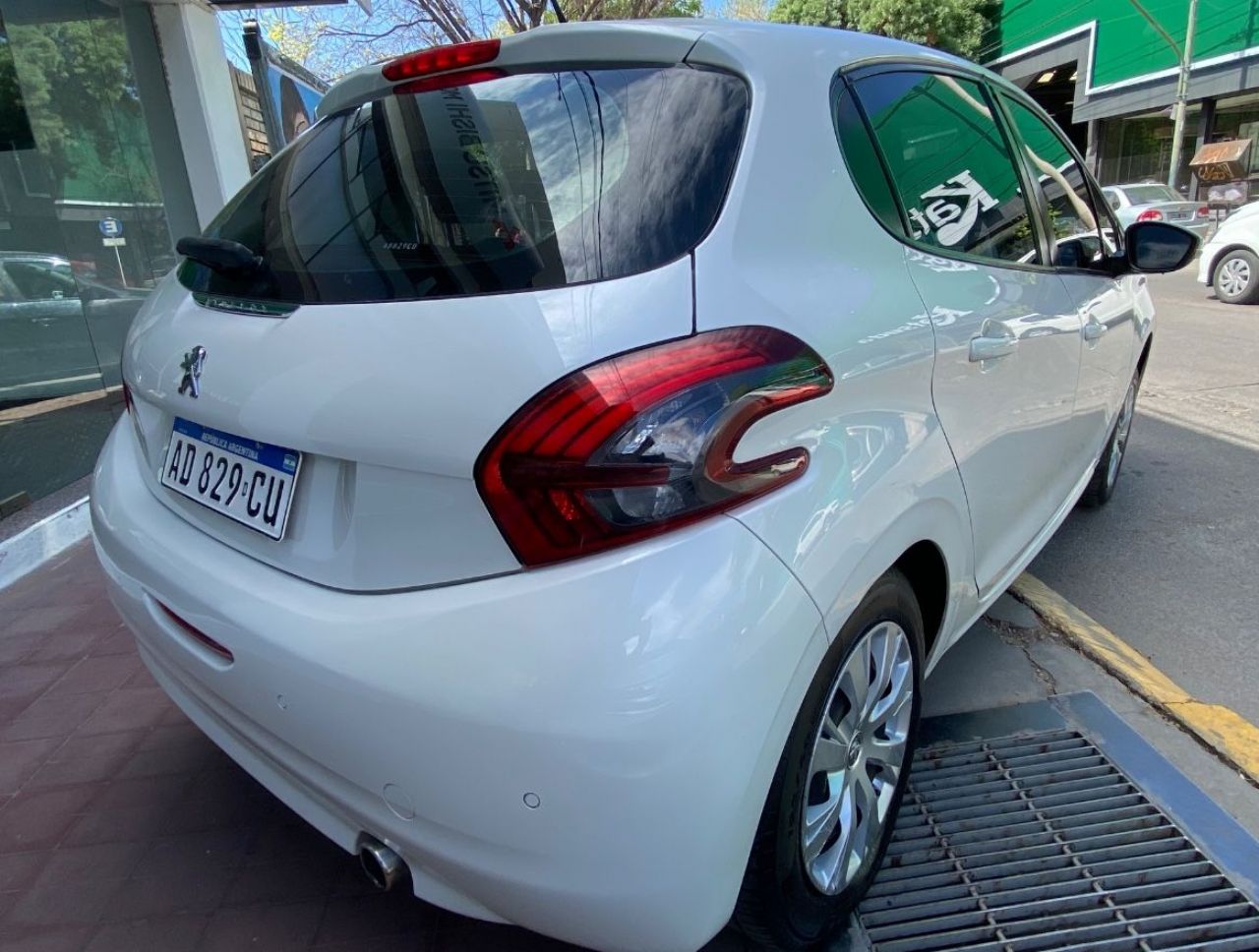 Peugeot 208 Usado Financiado en Mendoza, deRuedas