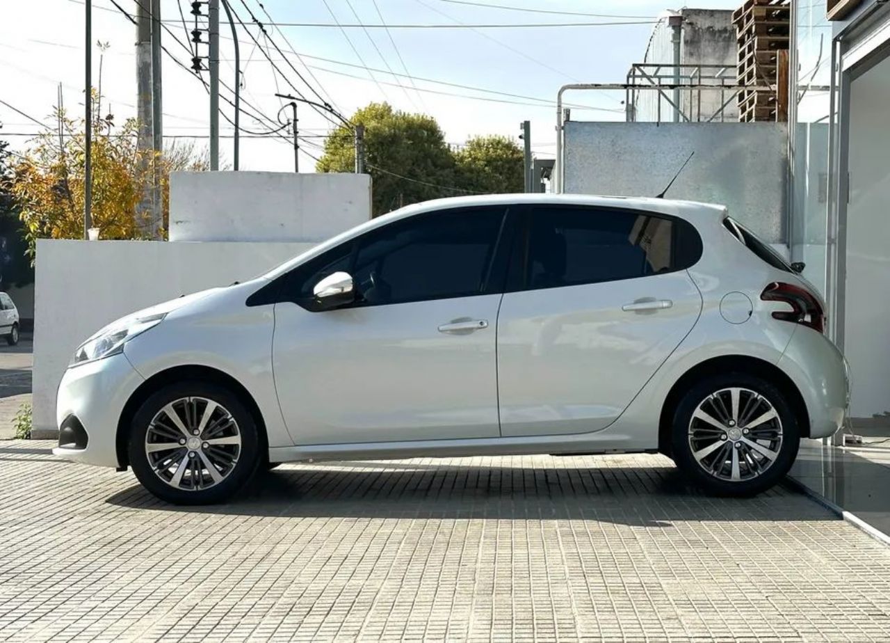 Peugeot 208 Usado Financiado en Córdoba, deRuedas