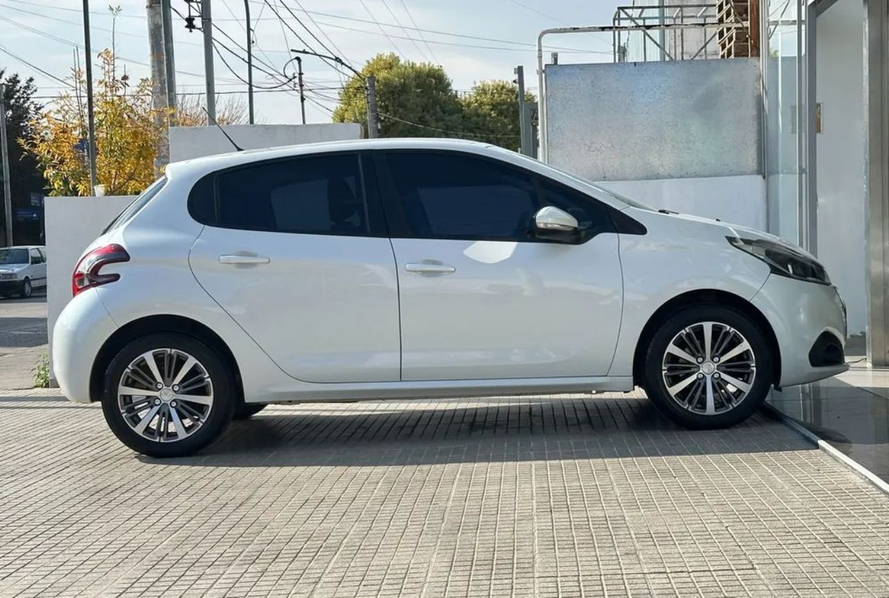 Peugeot 208 Usado Financiado en Córdoba, deRuedas