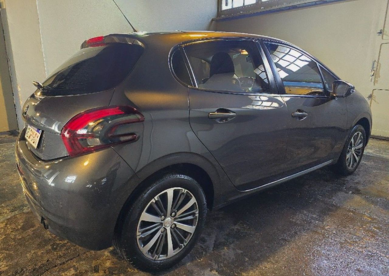 Peugeot 208 Usado Financiado en Mendoza, deRuedas