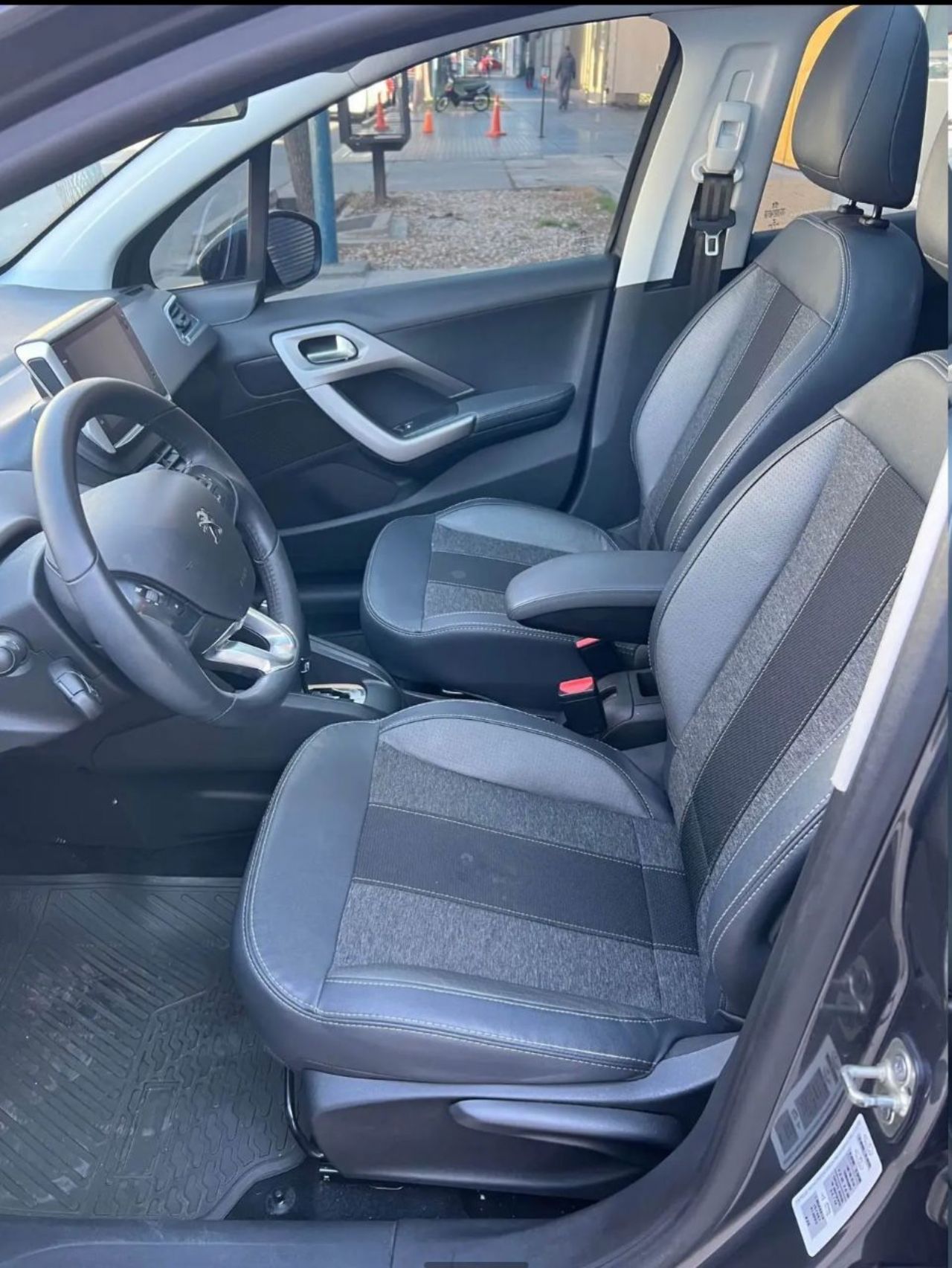 Peugeot 208 Usado en Mendoza, deRuedas