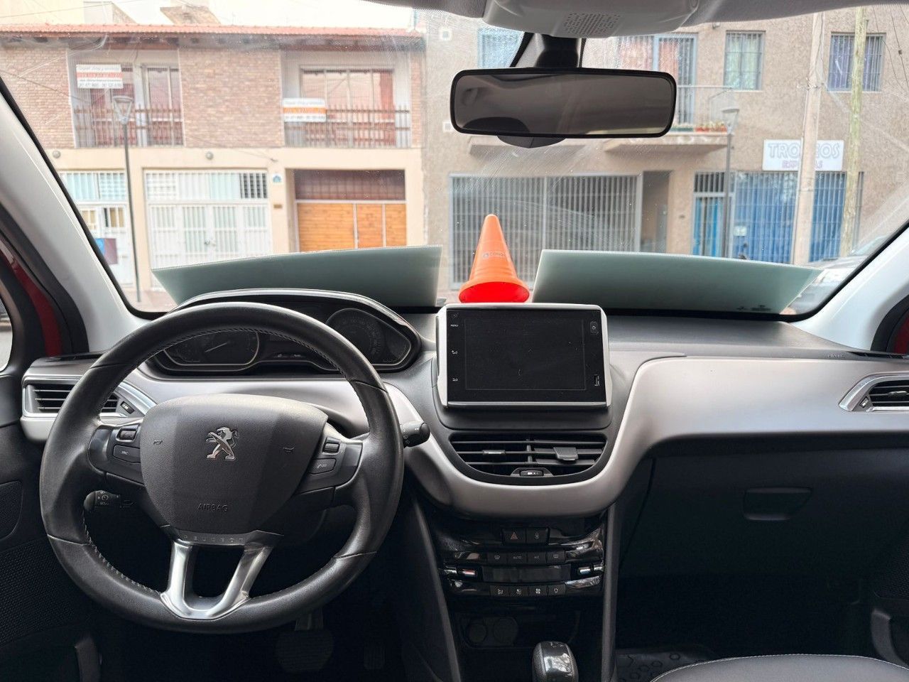 Peugeot 208 Usado Financiado en Mendoza, deRuedas