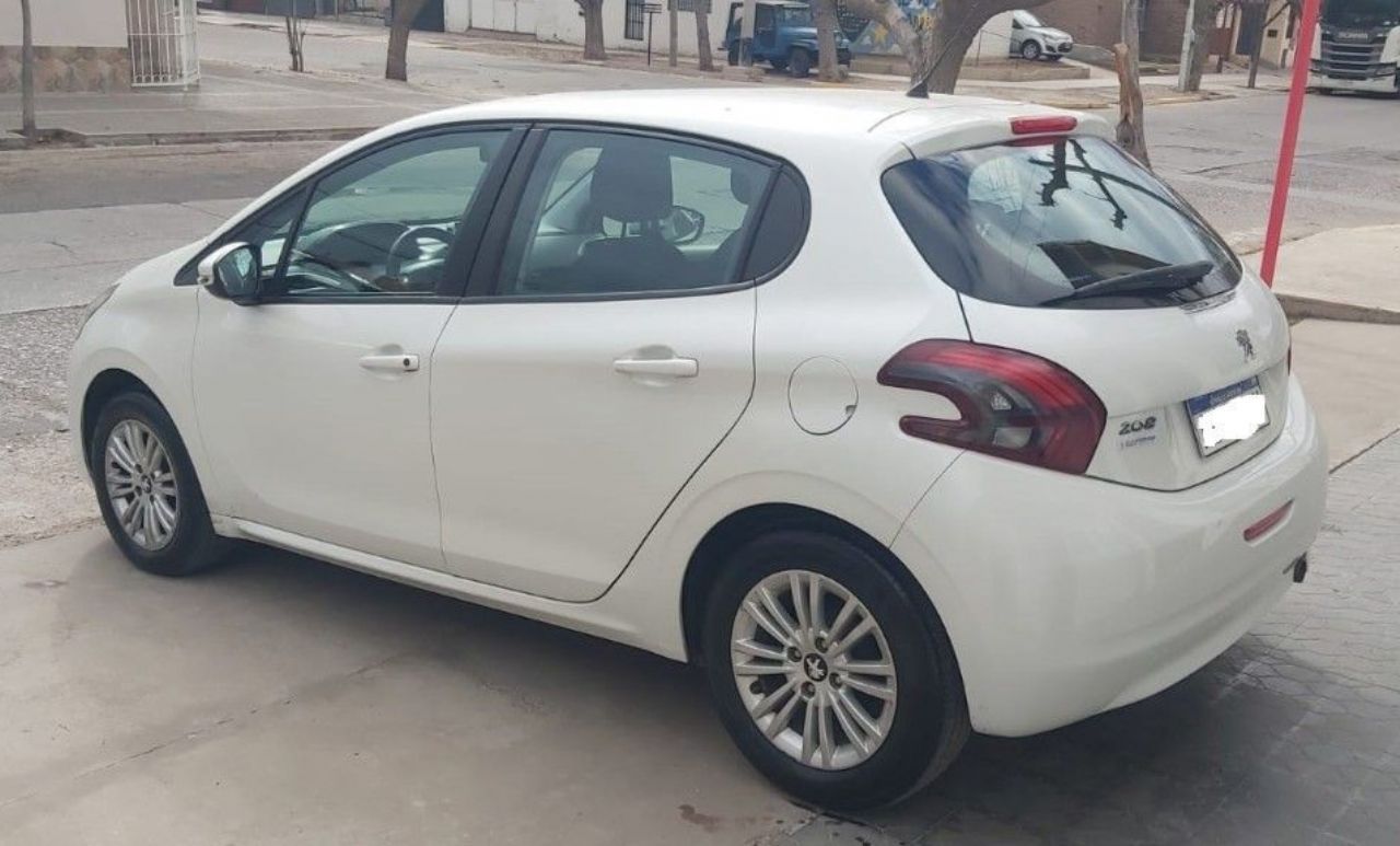 Peugeot 208 Usado en Mendoza, deRuedas