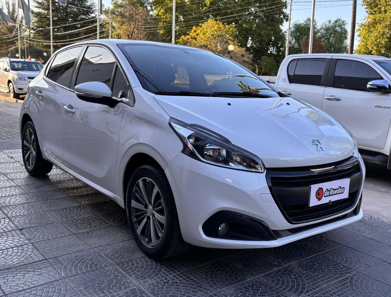 Peugeot 208 Usado Financiado en Mendoza, deRuedas