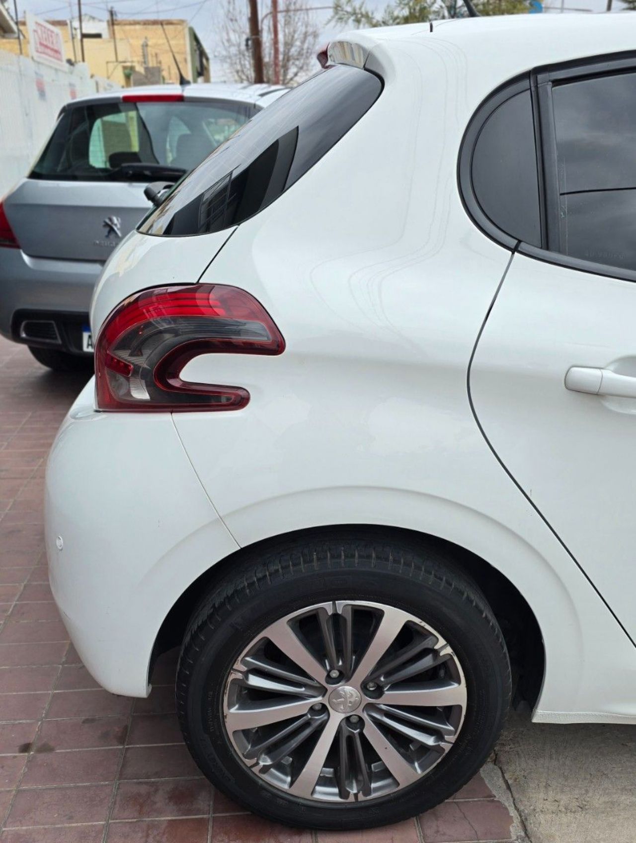 Peugeot 208 Usado Financiado en Mendoza, deRuedas