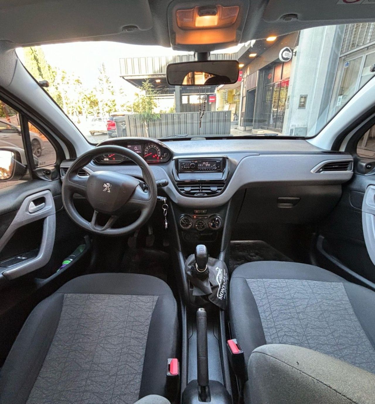 Peugeot 208 Usado Financiado en Mendoza, deRuedas