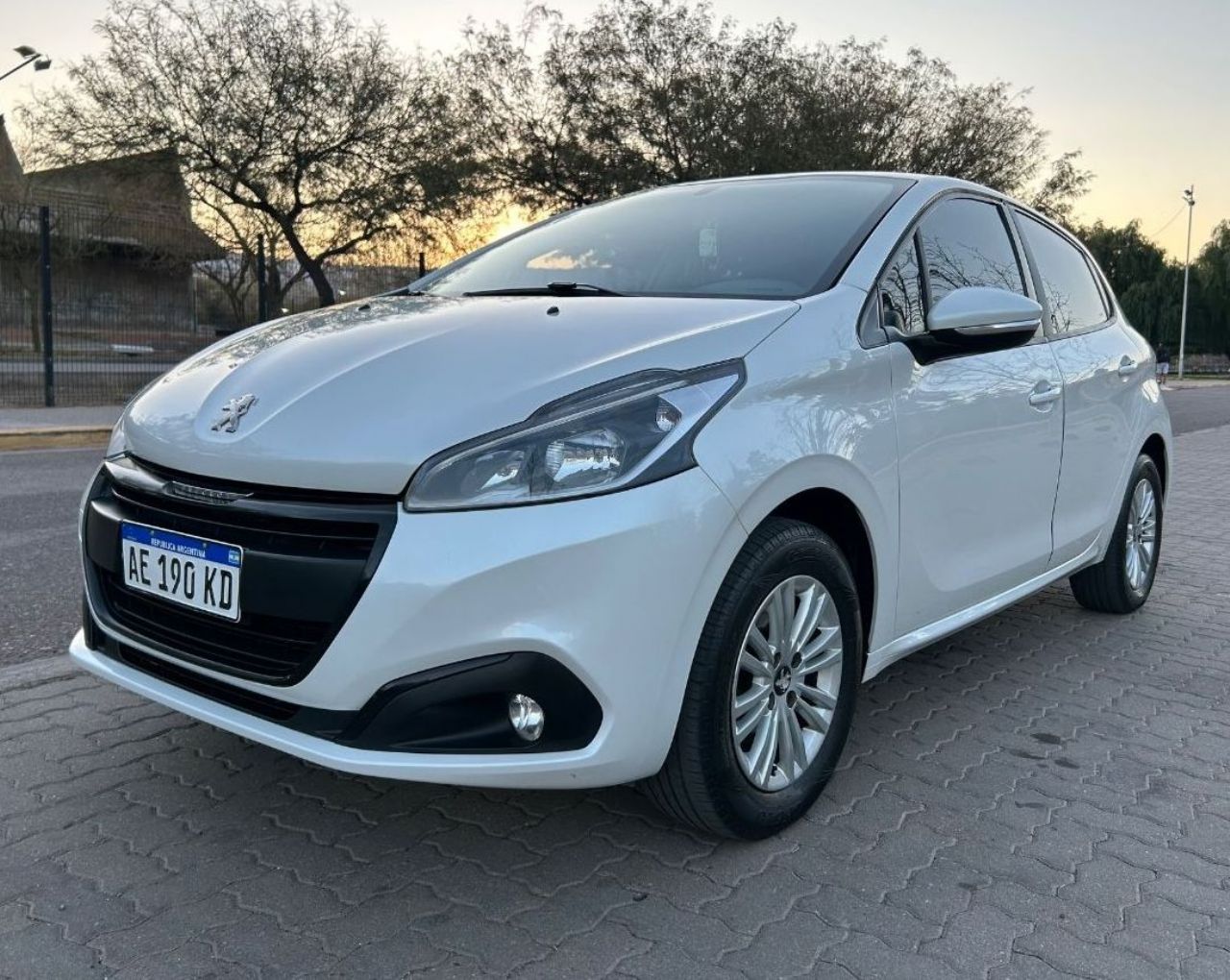 Peugeot 208 Usado Financiado en Mendoza, deRuedas