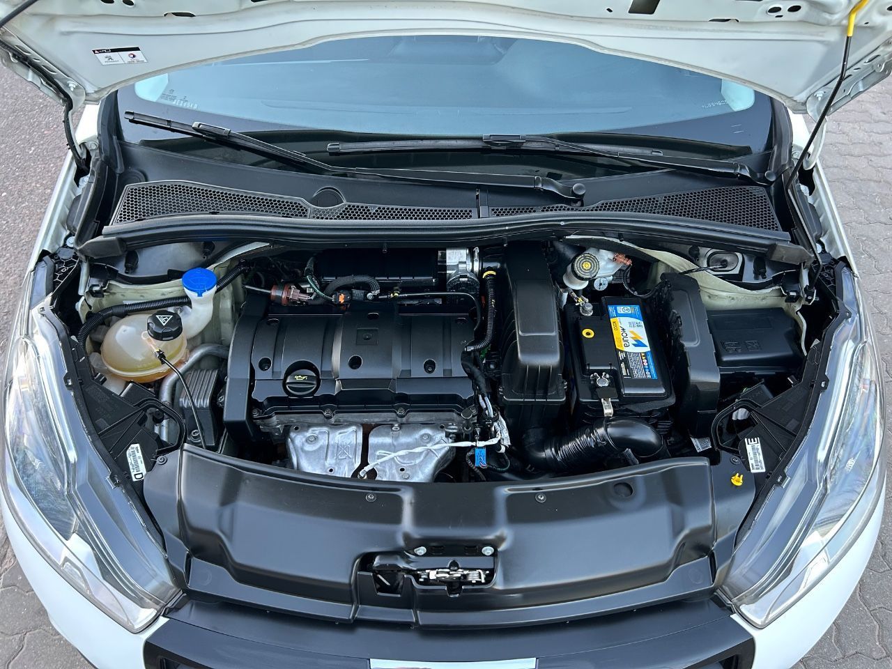 Peugeot 208 Usado Financiado en Mendoza, deRuedas