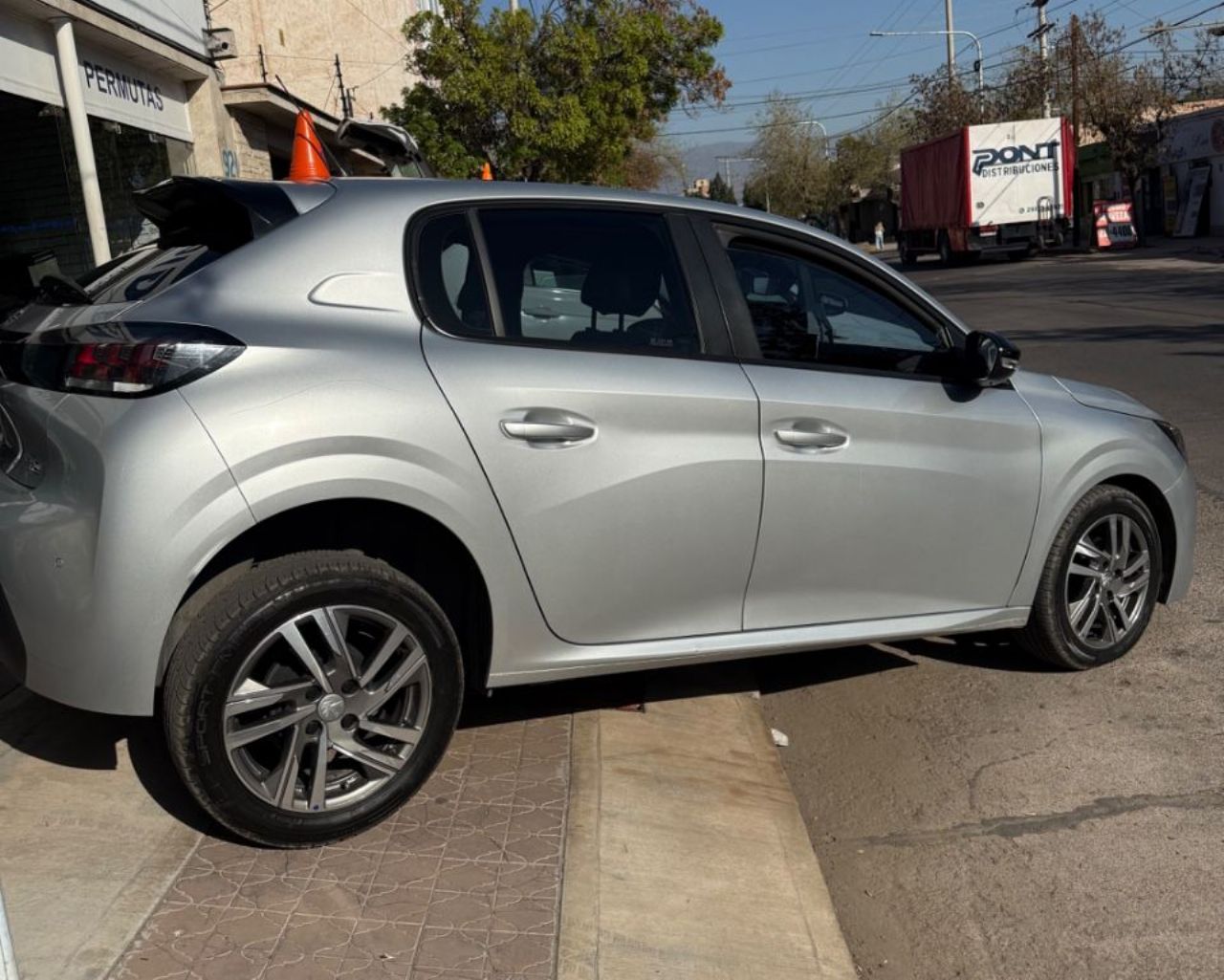Peugeot 208 Usado Financiado en Mendoza, deRuedas