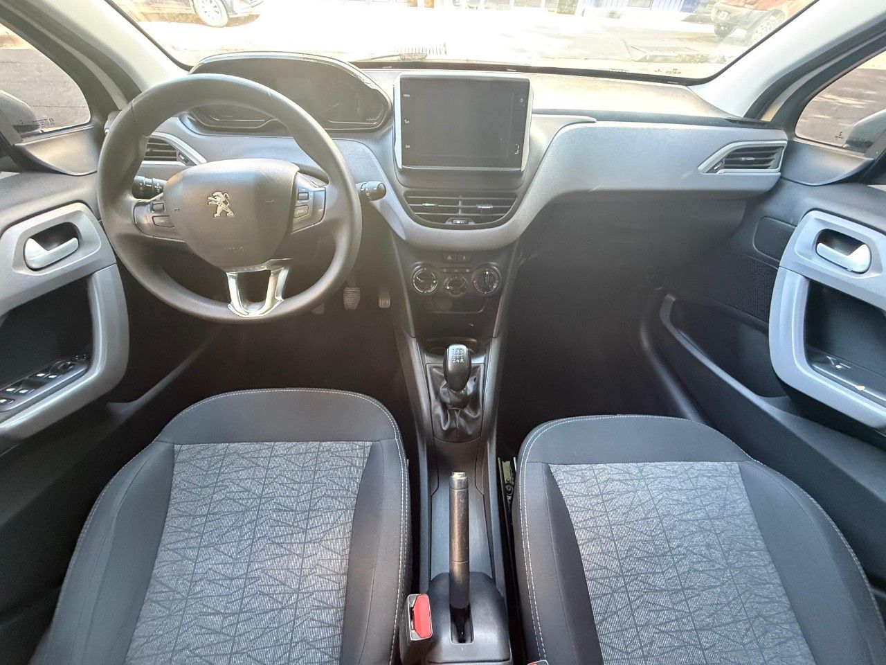 Peugeot 208 Usado Financiado en Mendoza, deRuedas