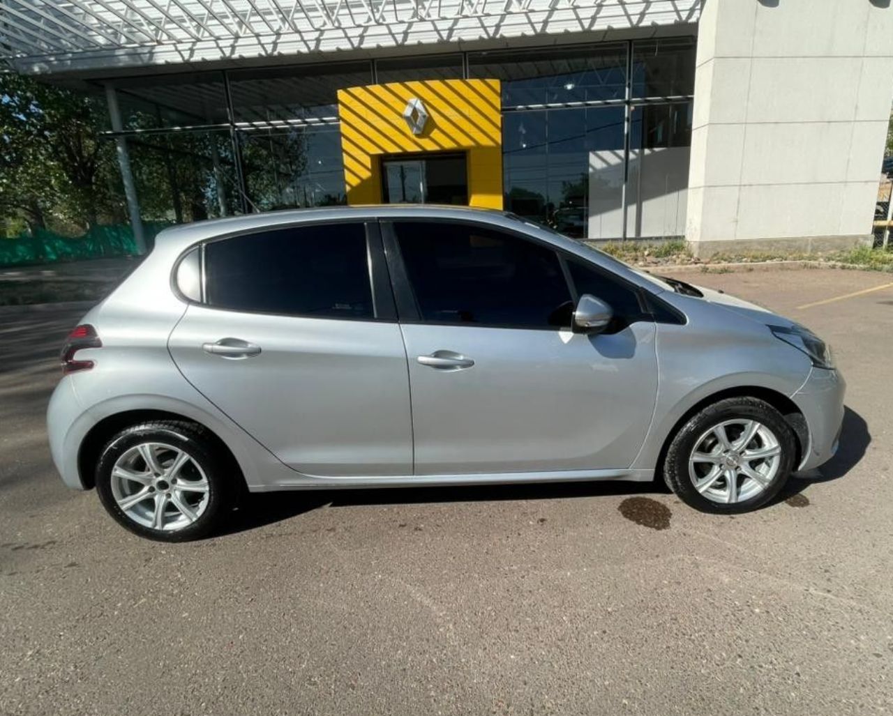 Peugeot 208 Usado en Mendoza, deRuedas