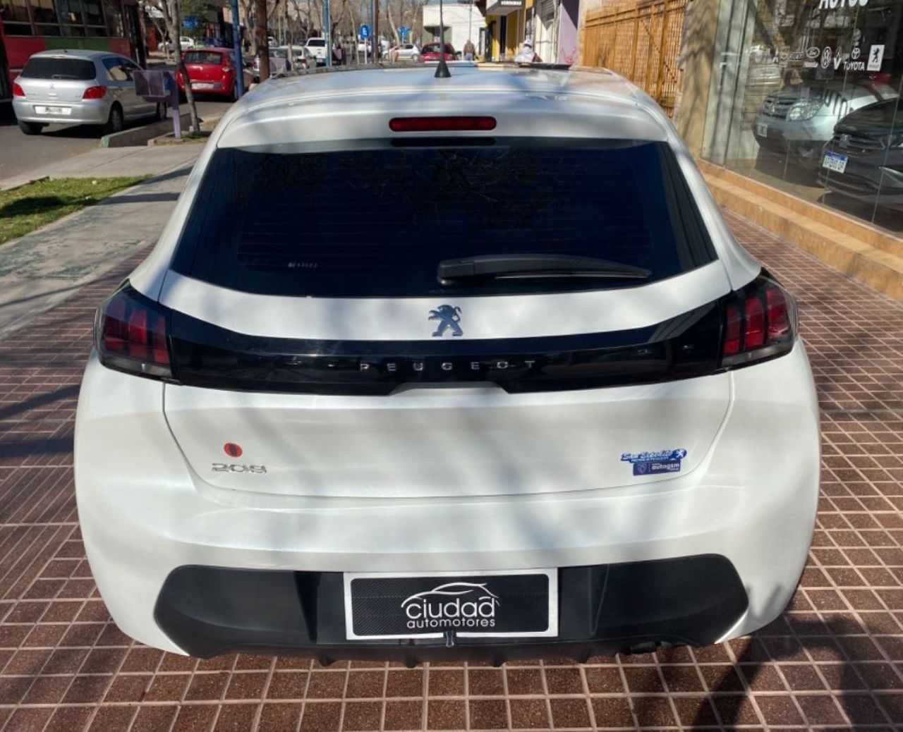 Peugeot 208 Usado Financiado en Mendoza, deRuedas