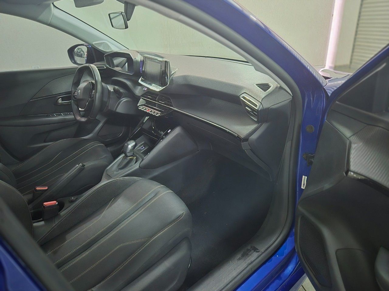 Peugeot 208 Usado Financiado en Mendoza, deRuedas