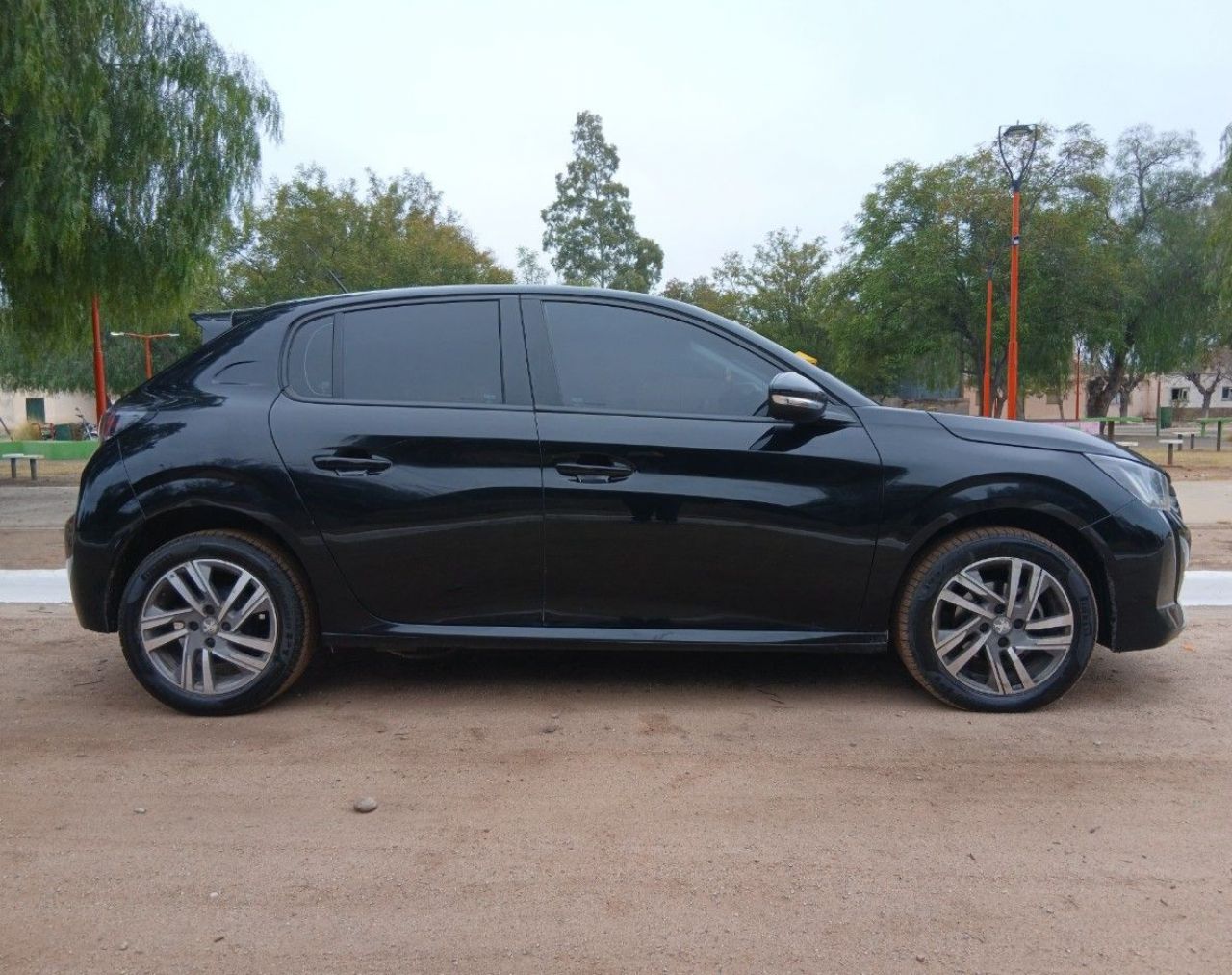 Peugeot 208 Usado Financiado en Córdoba, deRuedas