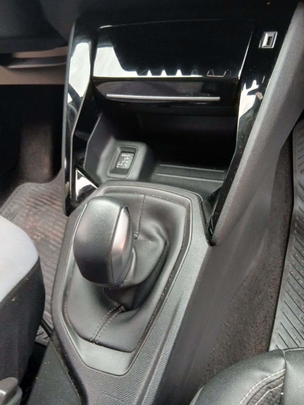 Peugeot 208 Usado Financiado en Córdoba, deRuedas