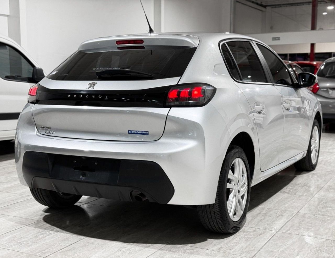 Peugeot 208 Usado Financiado en San Juan, deRuedas