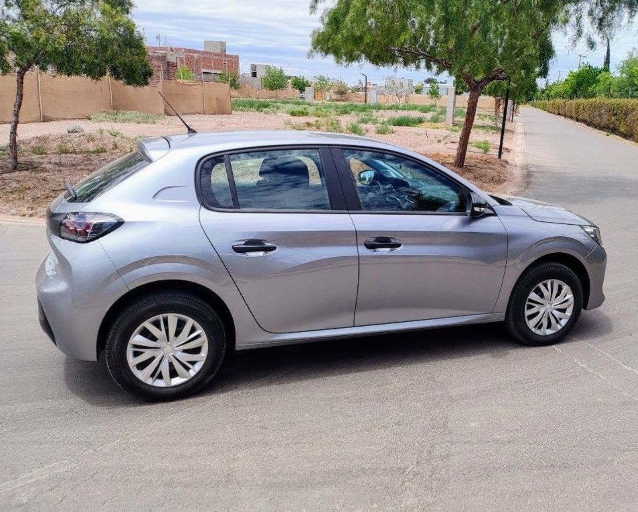 Peugeot 208 Usado en Mendoza, deRuedas
