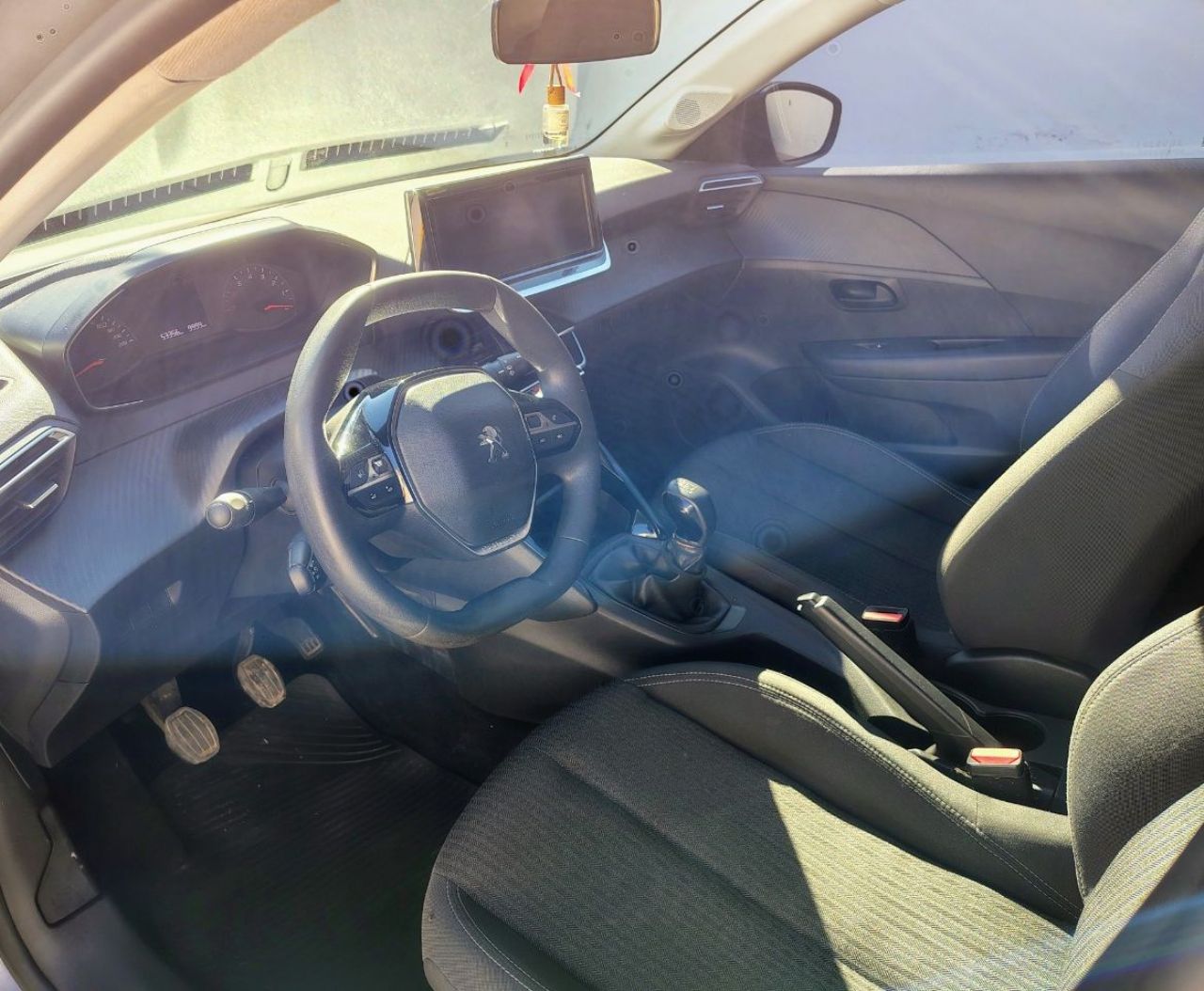 Peugeot 208 Usado Financiado en Mendoza, deRuedas