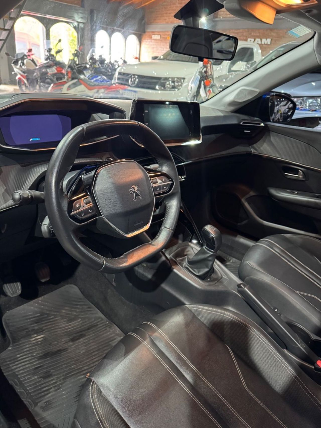 Peugeot 208 Usado Financiado en San Juan, deRuedas