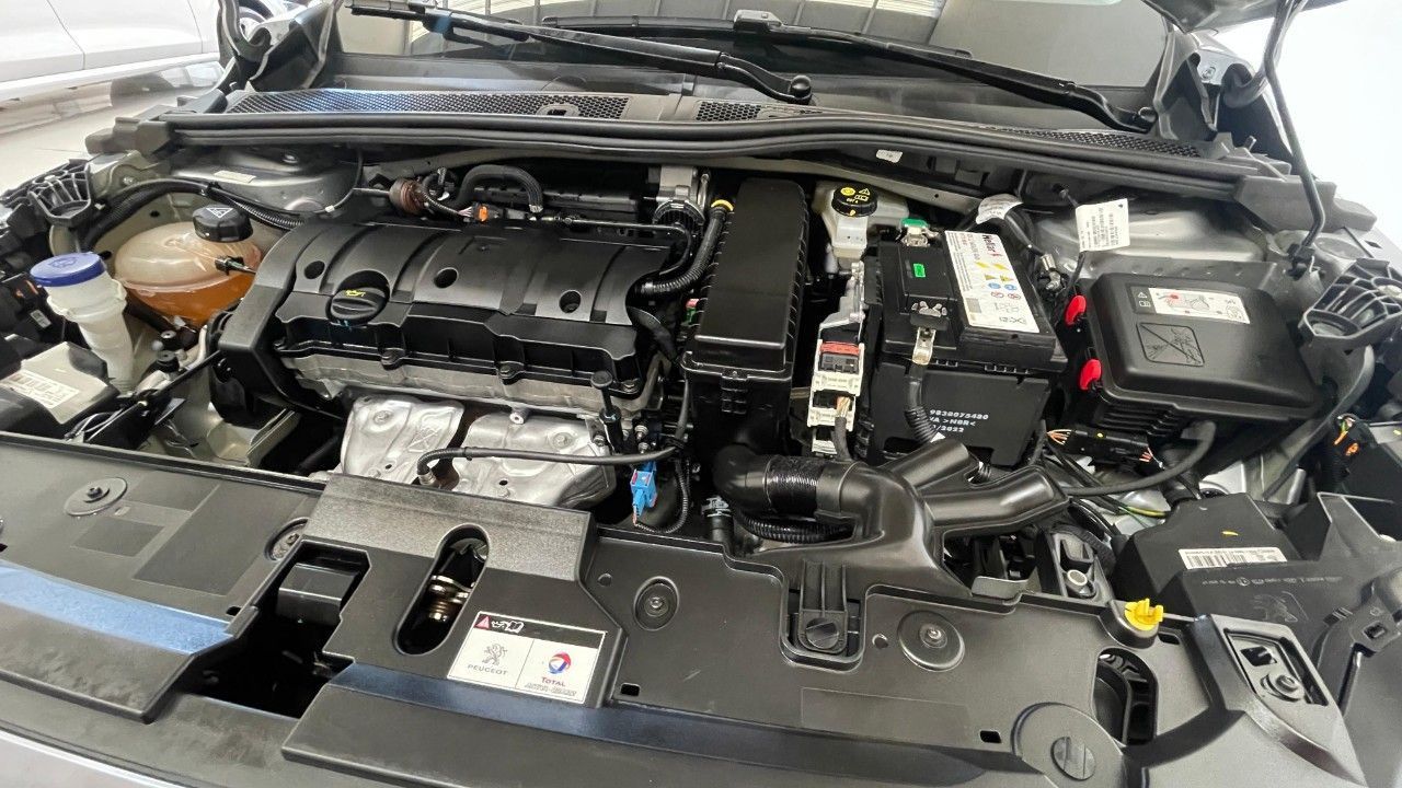 Peugeot 208 Usado Financiado en Mendoza, deRuedas