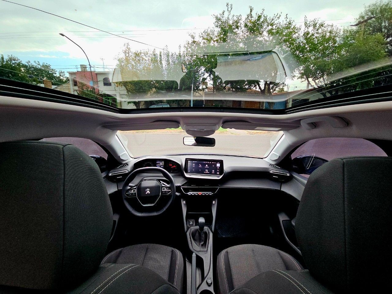 Peugeot 208 Usado Financiado en Mendoza, deRuedas