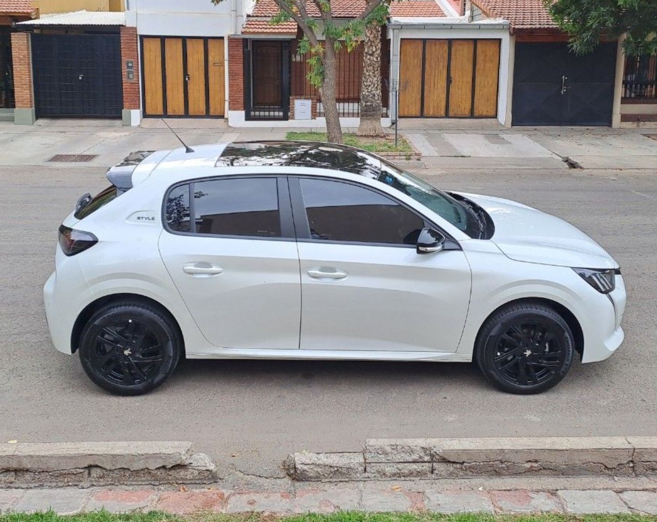 Peugeot 208 Usado en Mendoza, deRuedas
