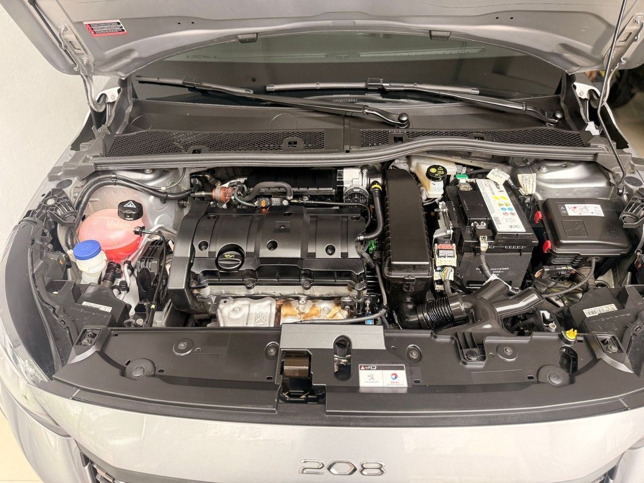 Peugeot 208 Usado Financiado en Mendoza, deRuedas