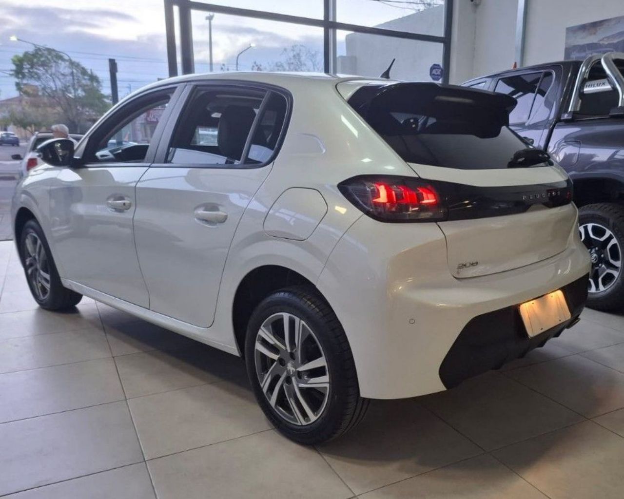 Peugeot 208 Usado Financiado en Mendoza, deRuedas