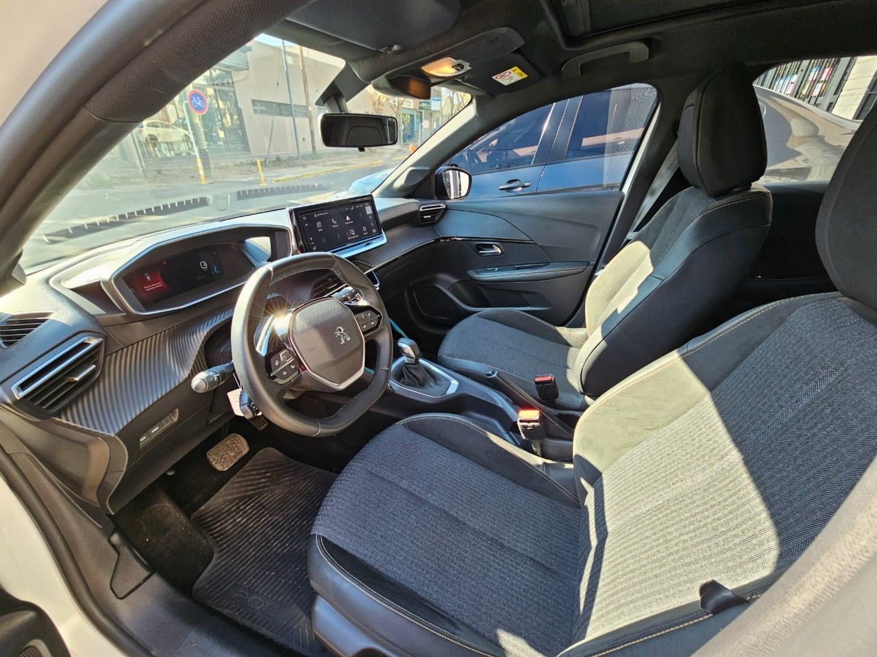 Peugeot 208 Usado Financiado en Mendoza, deRuedas