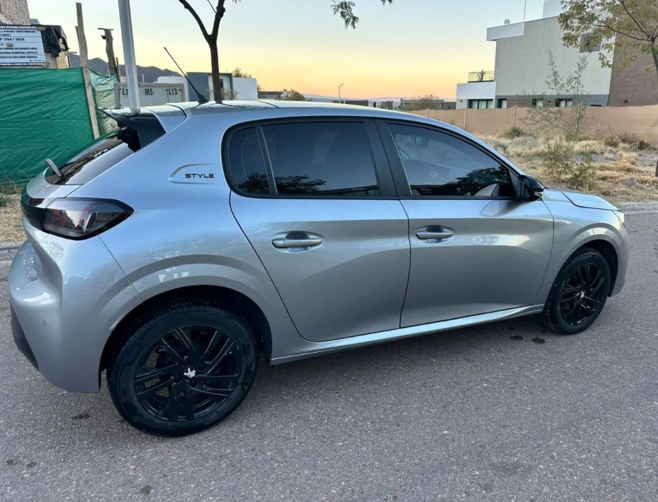 Peugeot 208 Usado en Mendoza, deRuedas