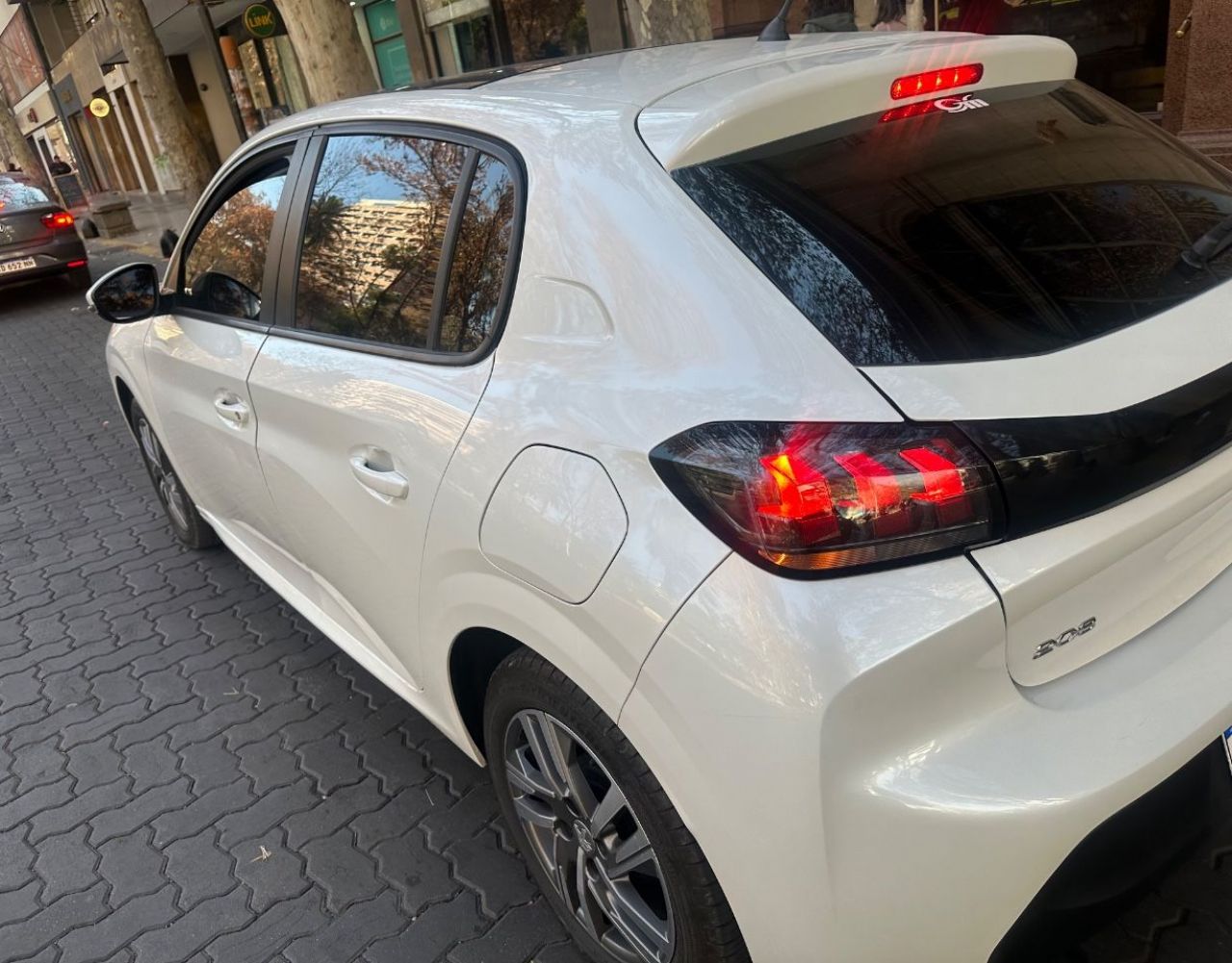 Peugeot 208 Usado en Mendoza, deRuedas