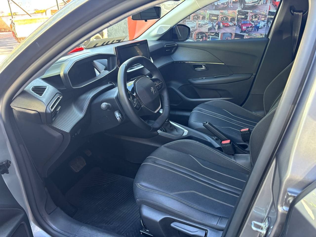 Peugeot 208 Usado Financiado en Mendoza, deRuedas