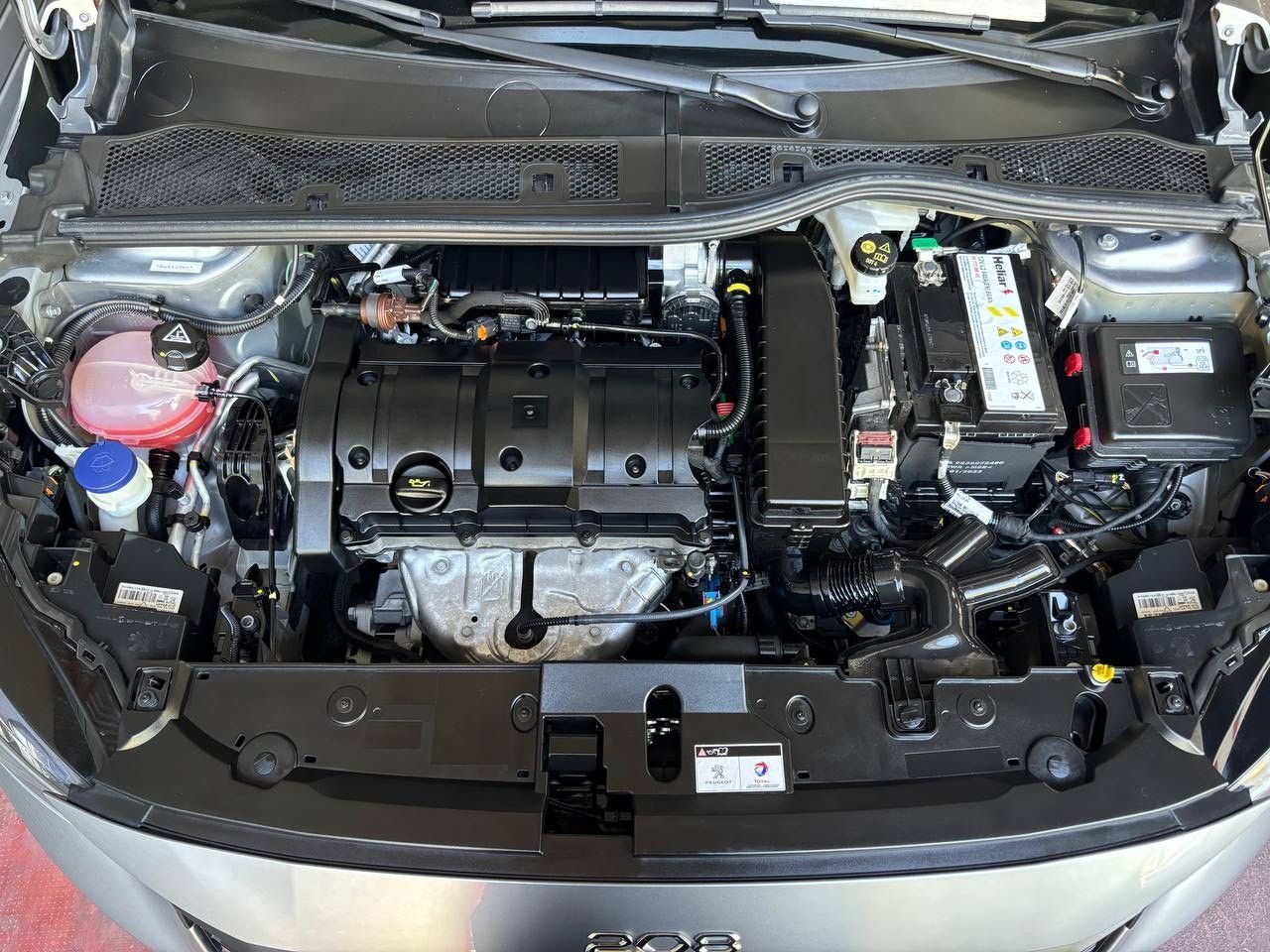 Peugeot 208 Usado Financiado en Mendoza, deRuedas
