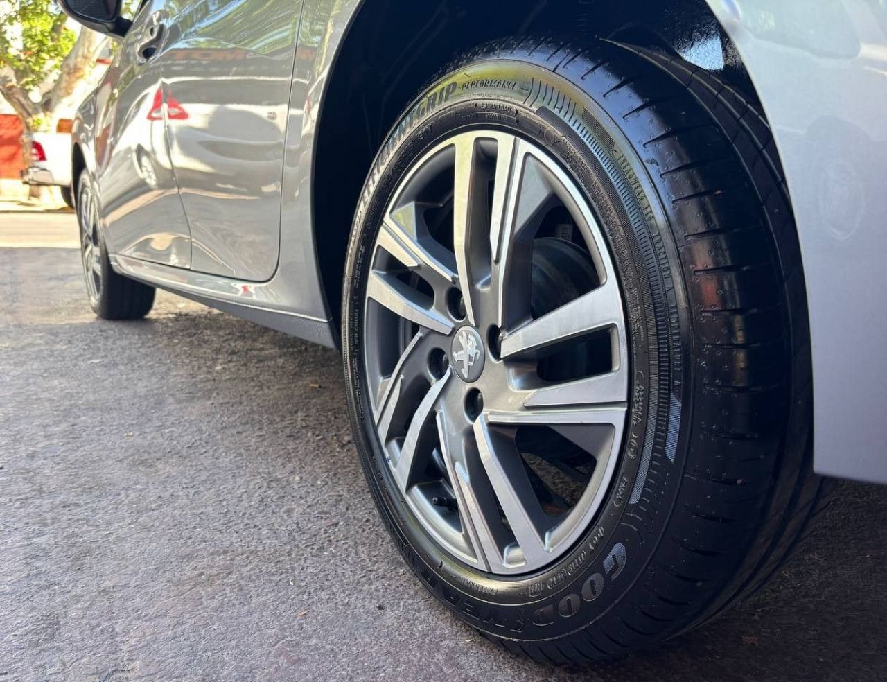Peugeot 208 Usado Financiado en Mendoza, deRuedas