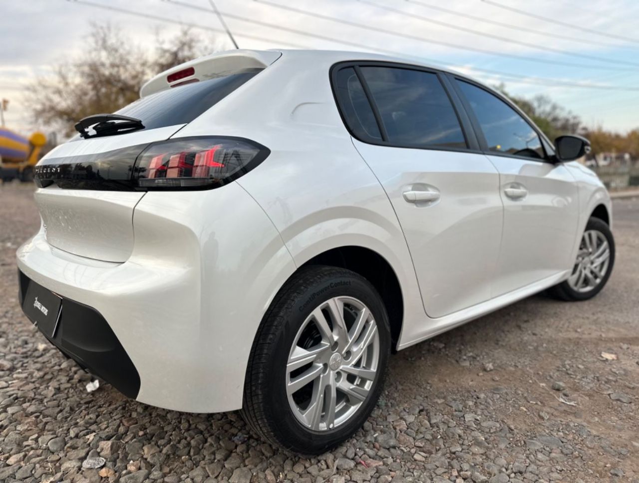 Peugeot 208 Usado Financiado en Mendoza, deRuedas