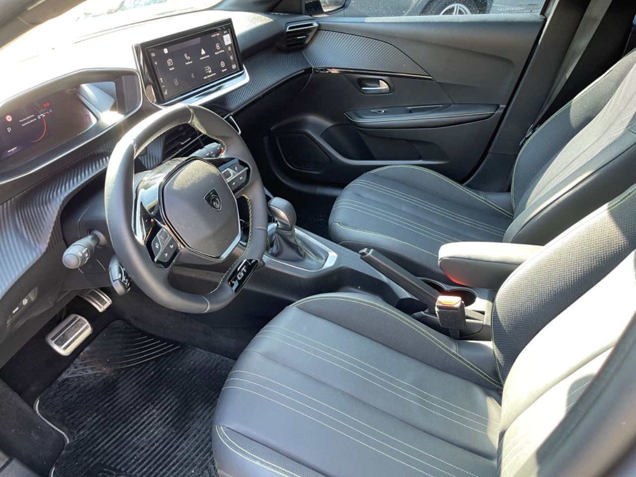 Peugeot 208 Usado Financiado en Mendoza, deRuedas