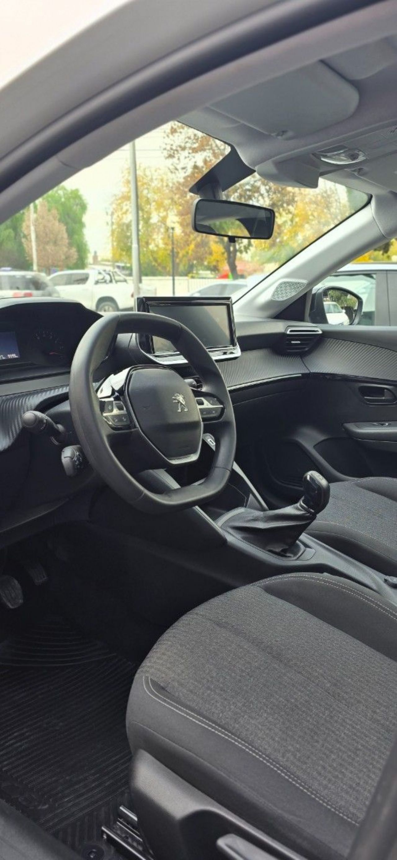 Peugeot 208 Usado Financiado en Mendoza, deRuedas