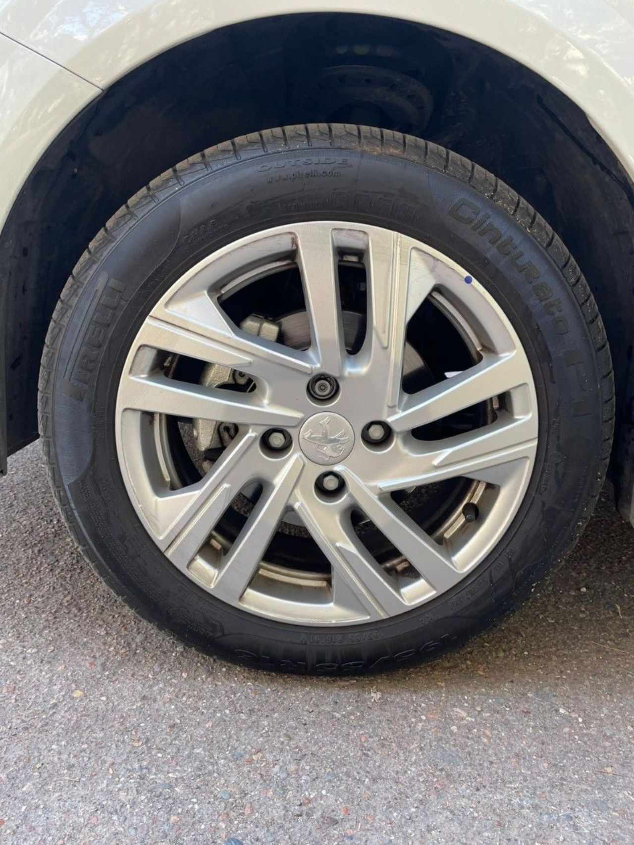 Peugeot 208 Usado en Mendoza, deRuedas