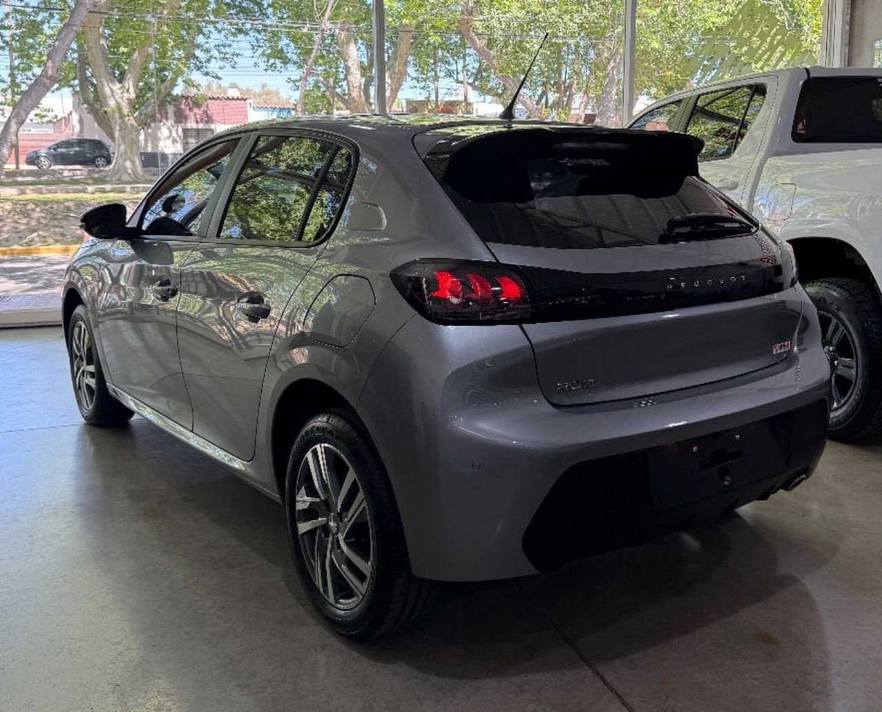 Peugeot 208 Usado Financiado en Mendoza, deRuedas