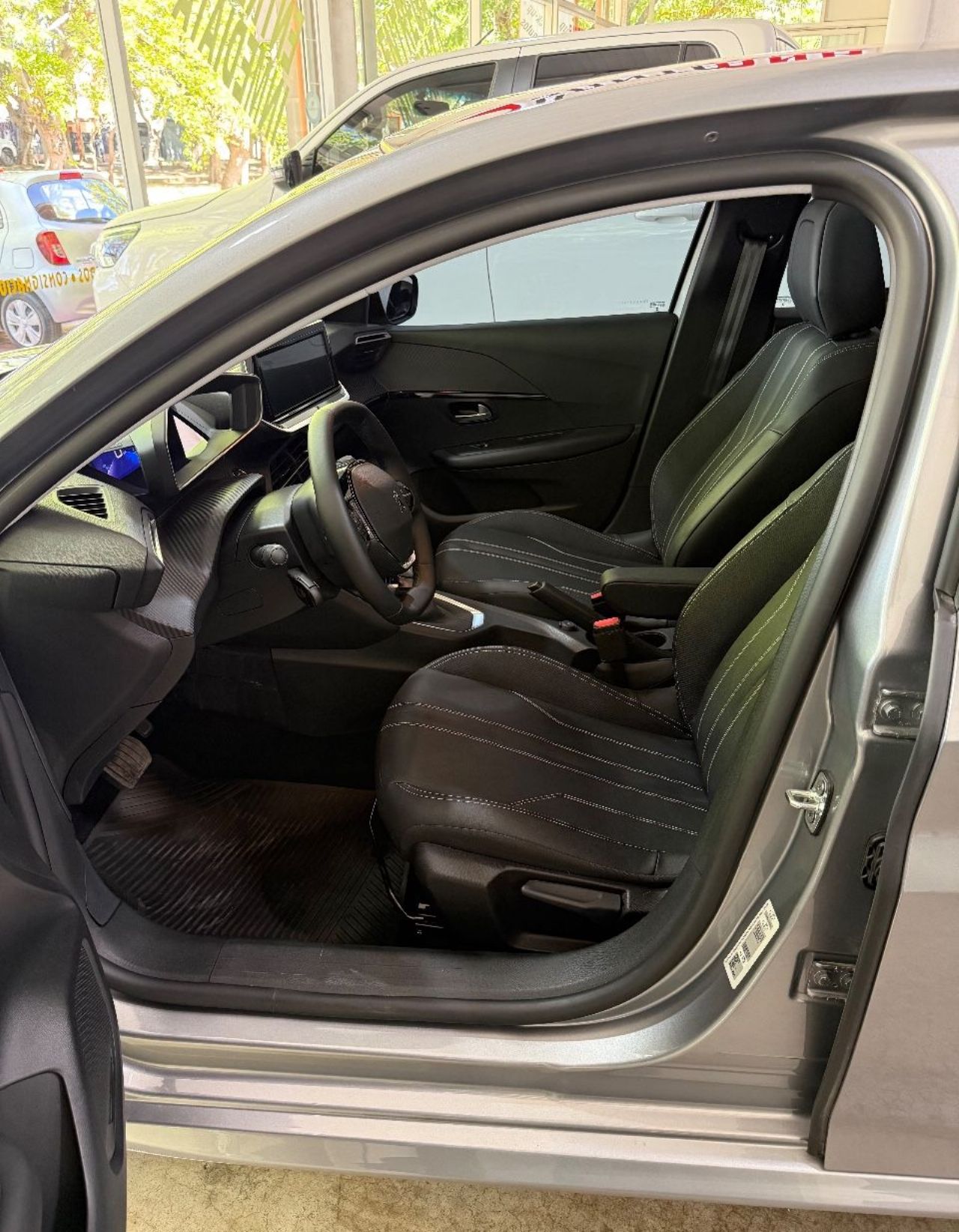 Peugeot 208 Usado Financiado en Mendoza, deRuedas
