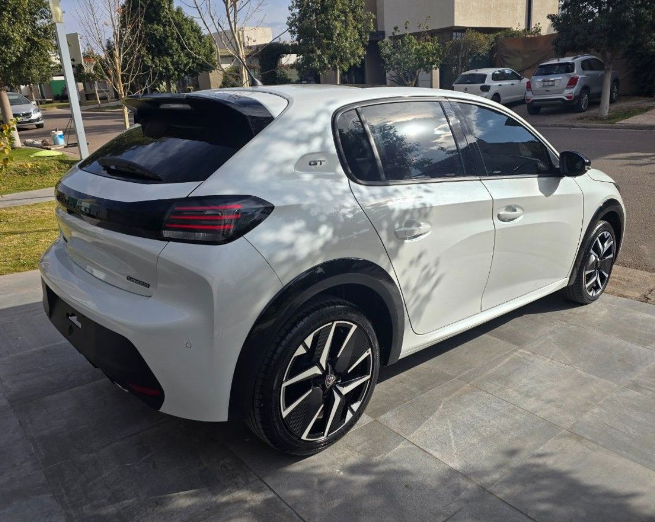 Peugeot 208 Usado Financiado en Mendoza, deRuedas