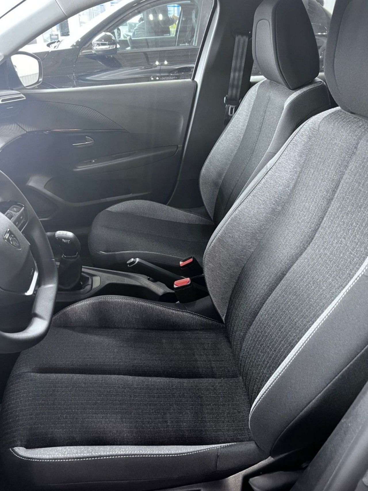 Peugeot 208 Nuevo en Córdoba, deRuedas