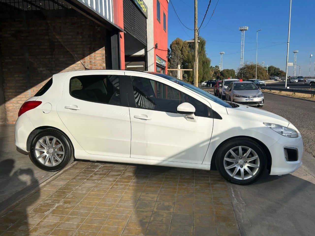 Peugeot 308 Usado Financiado en San Juan, deRuedas